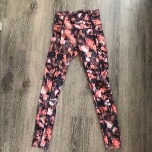 Fast and free 7/8 length leggings